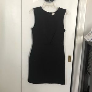Black sleeveless sheath dress
